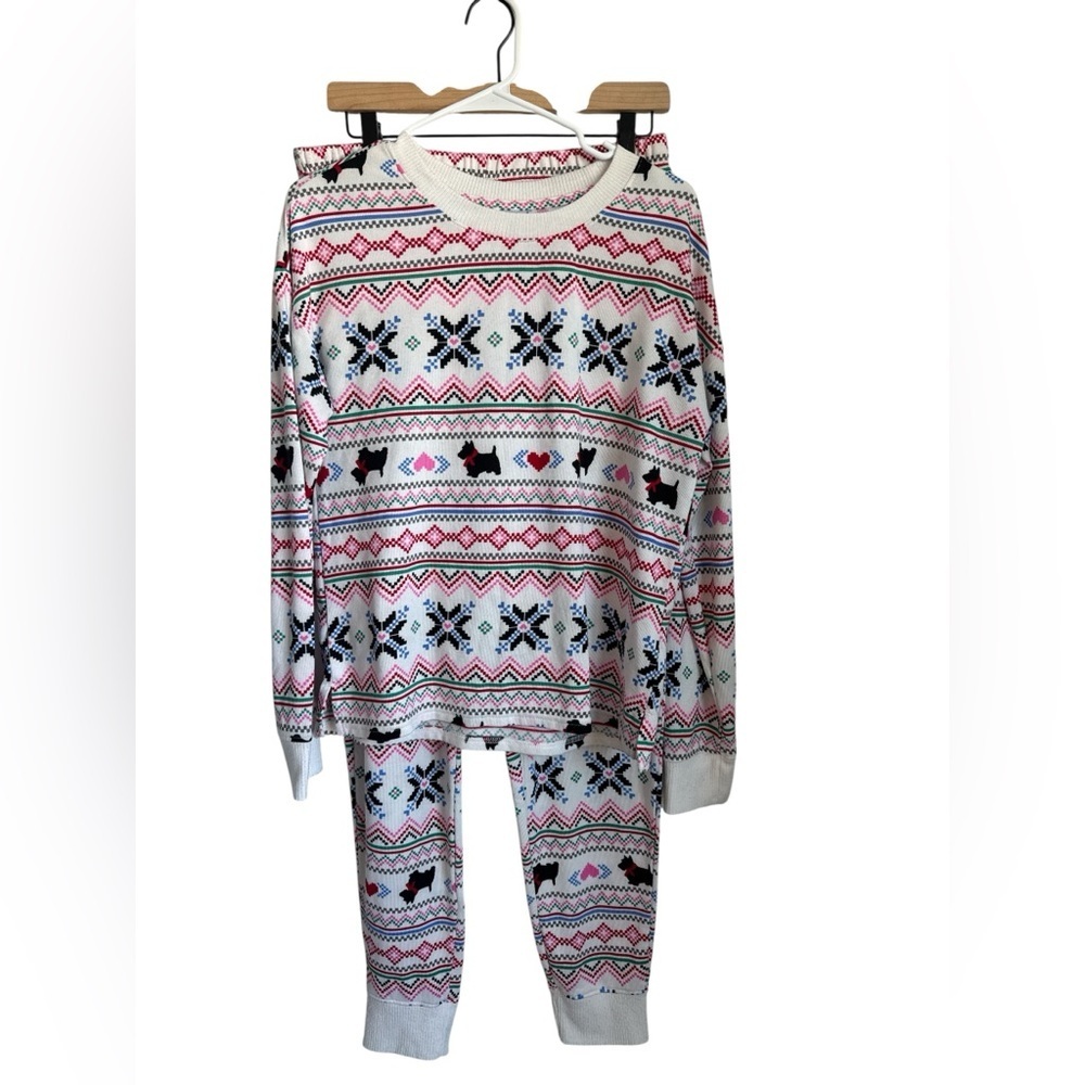 Joyspun Women’s Holiday Print Pajama Set